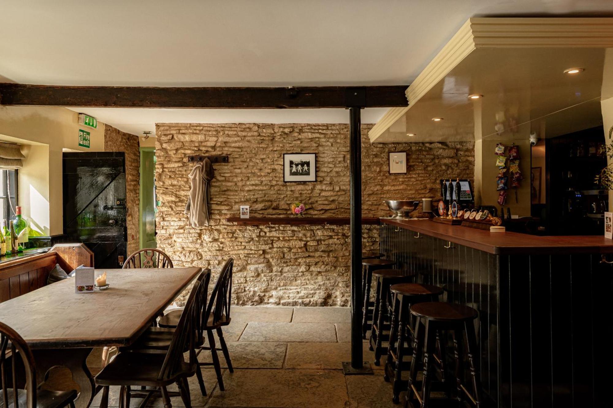 The Bell Inn Lechlade Exterior foto